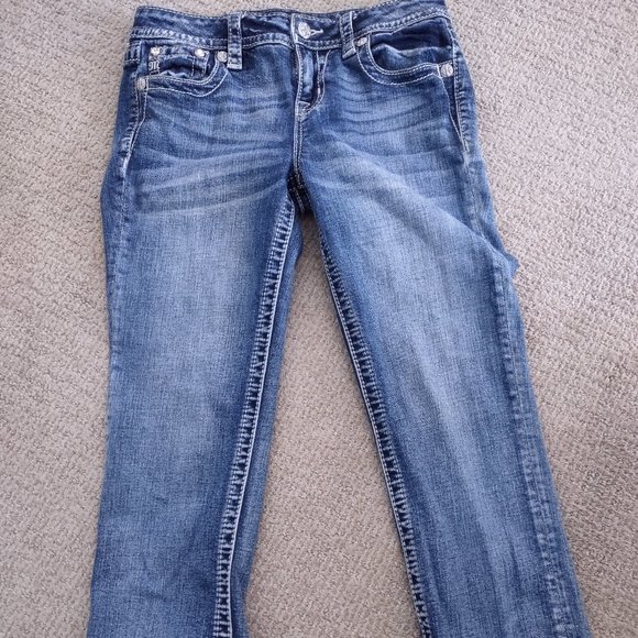 Miss Me Mid-rise Capri jeans dark distress wash, embellished. EUC - Picture 2 of 6